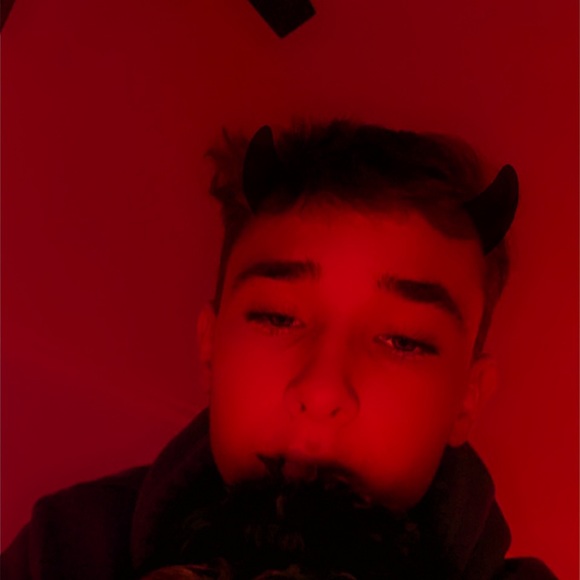 Meet your Posher, Jenn - Picture 1 of 1